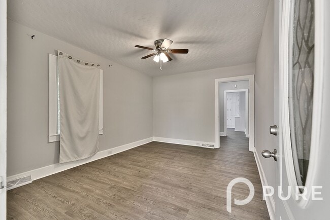 Building Photo - 1414 Mt Vernon St