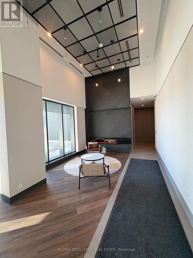 Building Photo - 1007 The Queensway