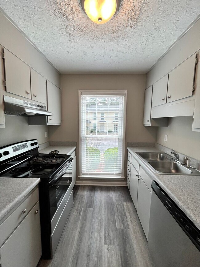 Building Photo - 514 Mill Cove