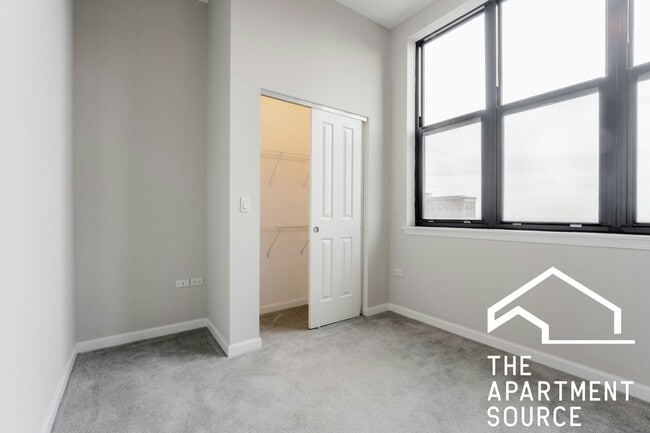 Foto del edificio - 1464 S Michigan Ave