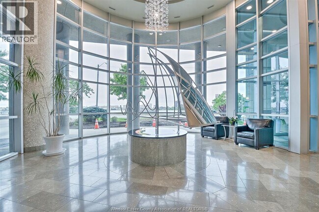 Photo du bâtiment - 1225 Riverside Dr W