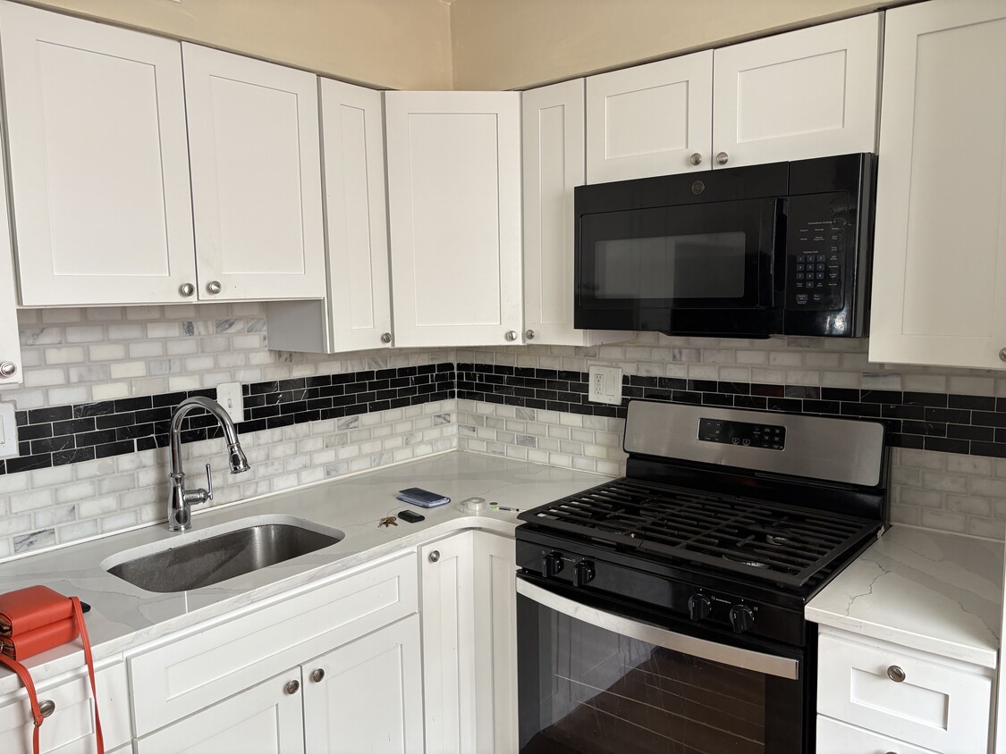 Foto del edificio - 1233 Fuller St