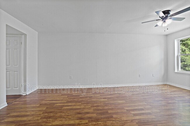 Building Photo - 459 Apartment Ct Dr