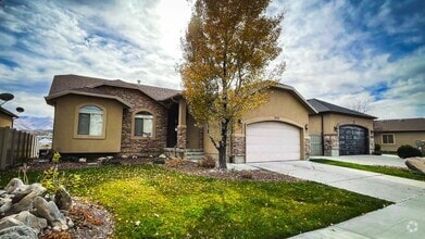Building Photo - 3522 E Heyward Dr