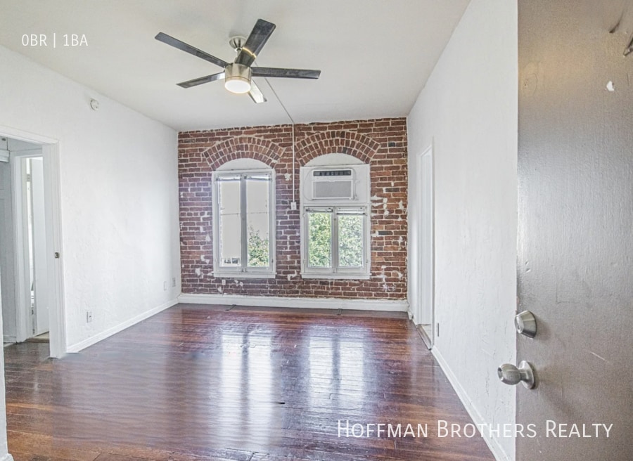 Building Photo - 1405 S Berendo St