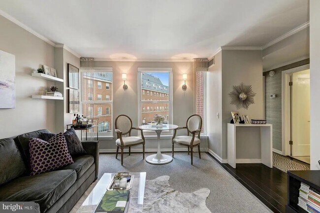Foto del edificio - 649 C St SE