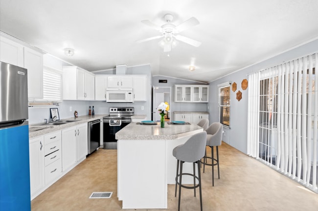 Building Photo - 12701 Paradise View Ct W