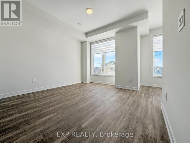 Building Photo - 15 Victor Metcalf Ln