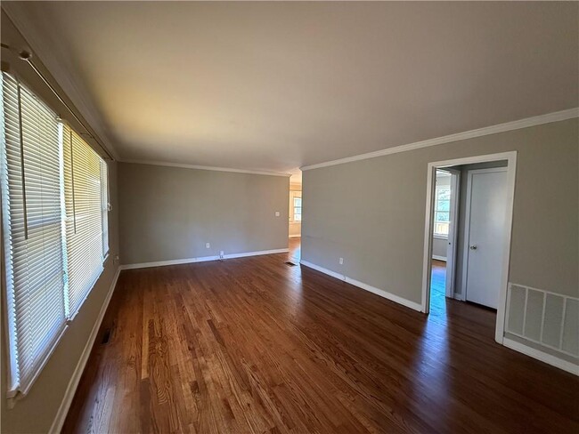 Building Photo - 1885 Crystal Dr