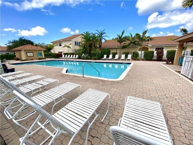 Foto del edificio - 11135 NW 46th Dr
