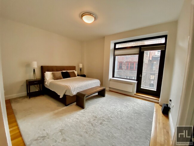 Building Photo - 124 HUDSON STREET 6D