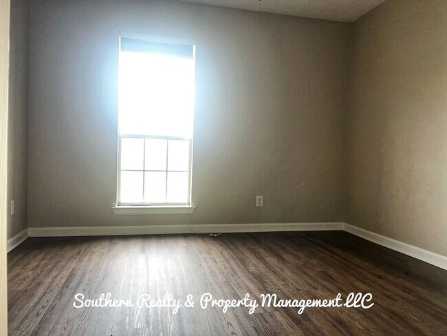 Foto del edificio - Fine Silver Living in Silver Pointe