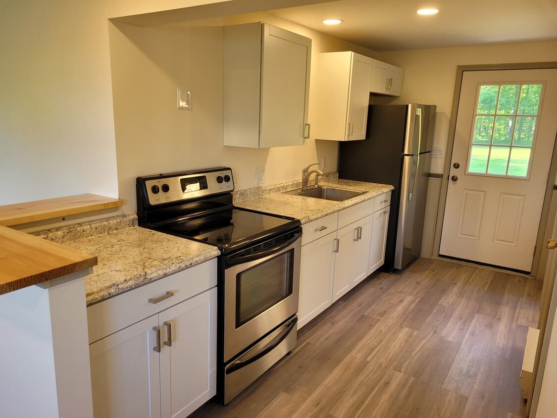 Kitchen - 21 Drake Rd