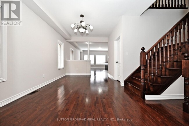 Building Photo - 110 Southdown Ave