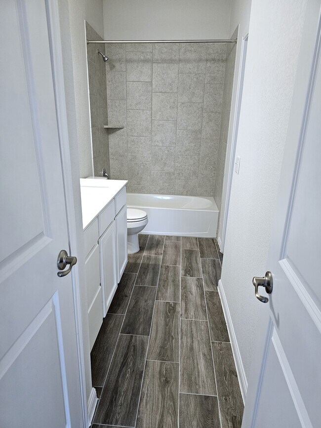 Building Photo - 9612 Whisper Willow Blvd