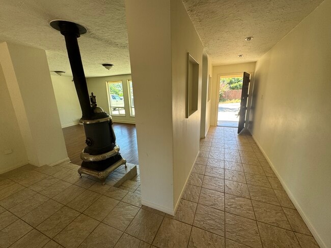 Building Photo - 13550 Adlai Ln