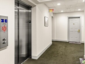 Building Photo - 610 Main St