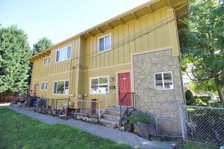 Building Photo - 4224-4224 N Commercial Ave