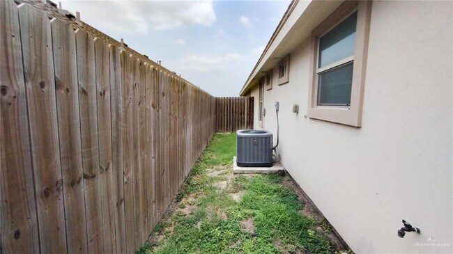 Foto del edificio - 12 Cathedral Hl