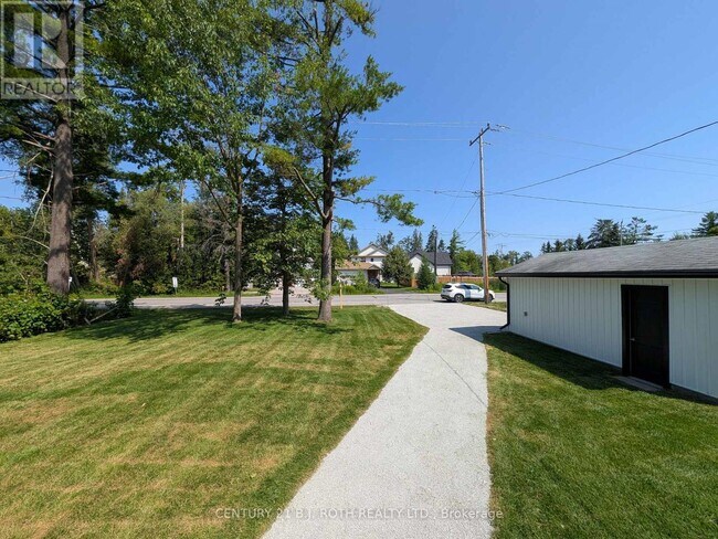 Photo du bâtiment - 809 9th Line