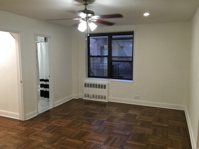 Building Photo - 277 Bronx River Rd