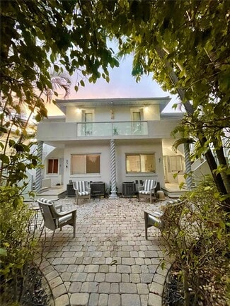 Building Photo - 8036 Harding Ave