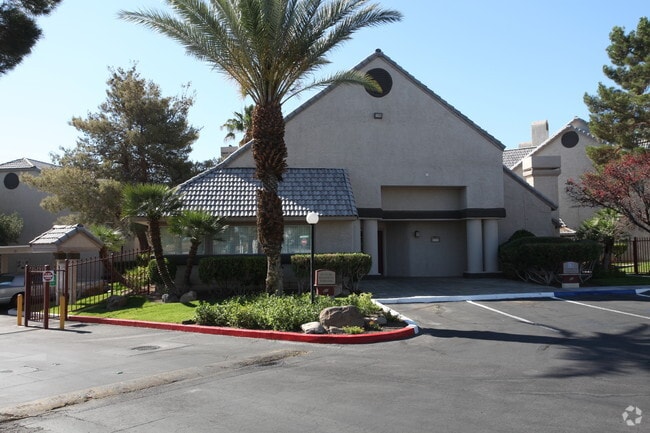 Sterling Court - The Quinn