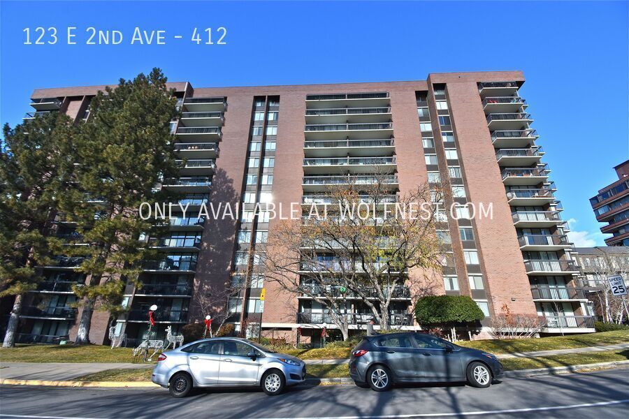 Foto principal - Gorgeous 2 Bed Downtown Condo! No Deposit ...