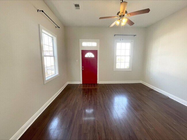 Photo - fwm2812-2810-617 Washington Apartment