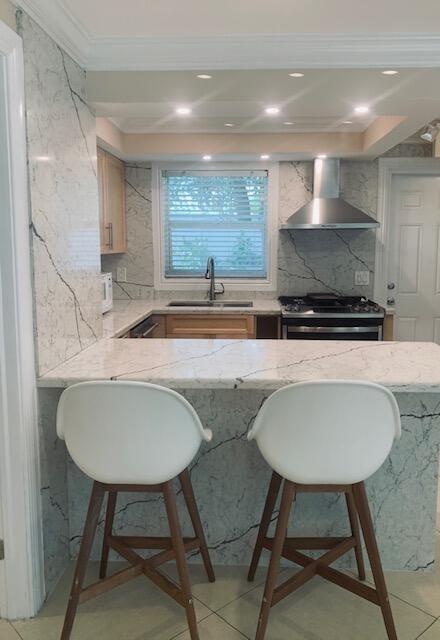 Foto del edificio - 881 NE 46th Ct