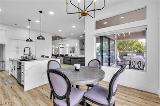 Building Photo - 9513 Villa Ridge Dr