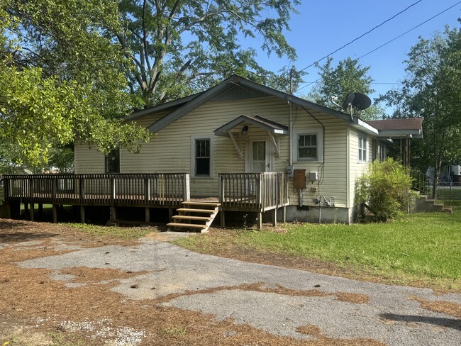 Building Photo - 1705 Mc Dowell St