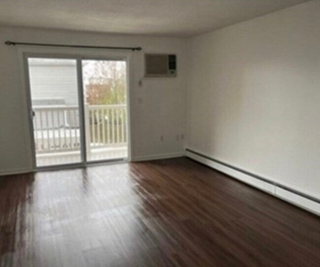 Foto del edificio - 12 Cox Ct