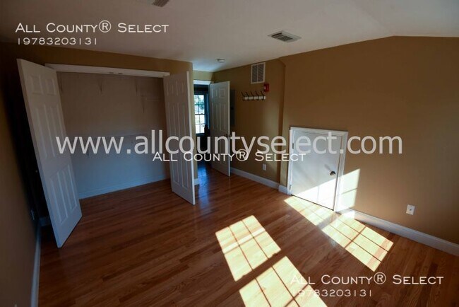 Building Photo - 83 Holten St
