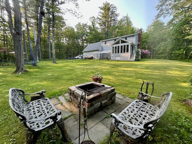 Building Photo - 230 Middle Rd