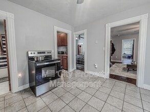 Building Photo - 463 Lake Ave