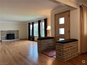 Building Photo - 7570 Hoertz Rd