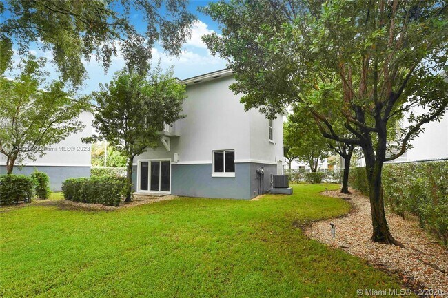 Foto del edificio - 2730 SW 26th St