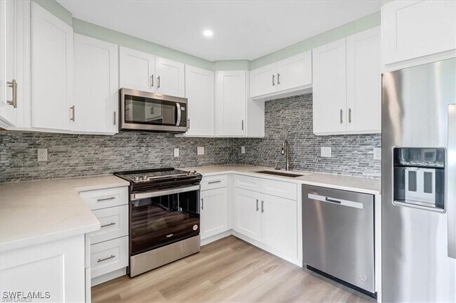 Building Photo - 407 Meadowlark Ln
