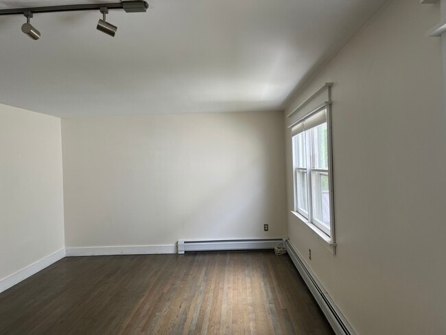 Foto del edificio - 963 Bard Ave