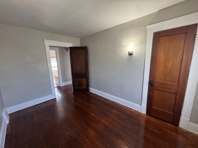 Building Photo - Beautifully Renovated 3-Bedroom Home in a ...