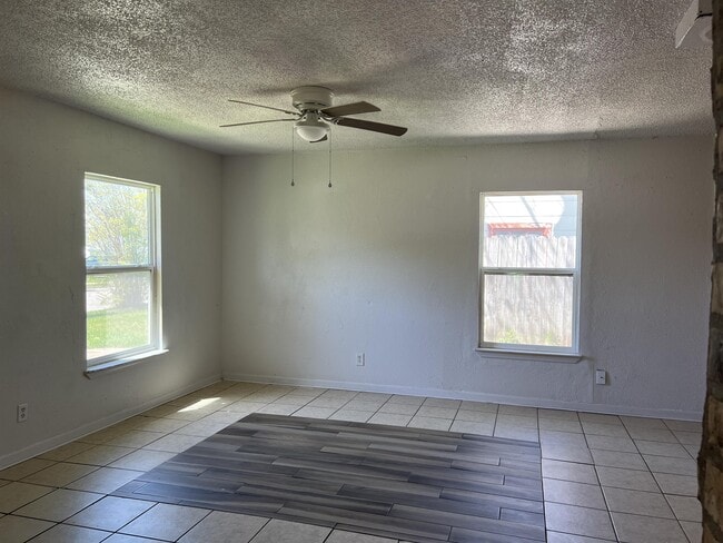 Building Photo - 1509 White Ave