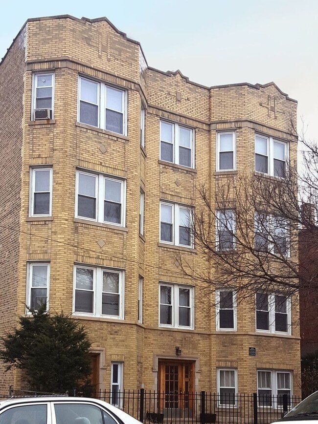 Building Photo - 2113 N Mozart St