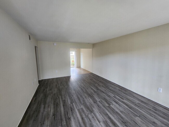 Building Photo - sanluis17318