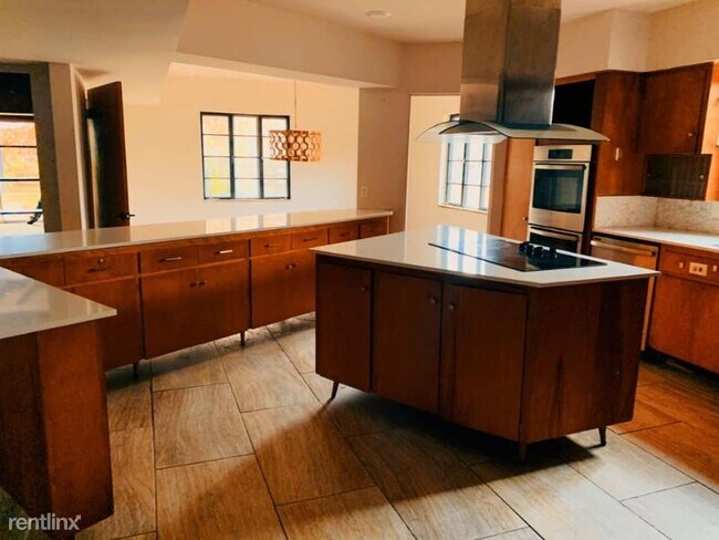 Building Photo - 4 br, 3 bath House - 1705 S Hillcrest Dr , ,
