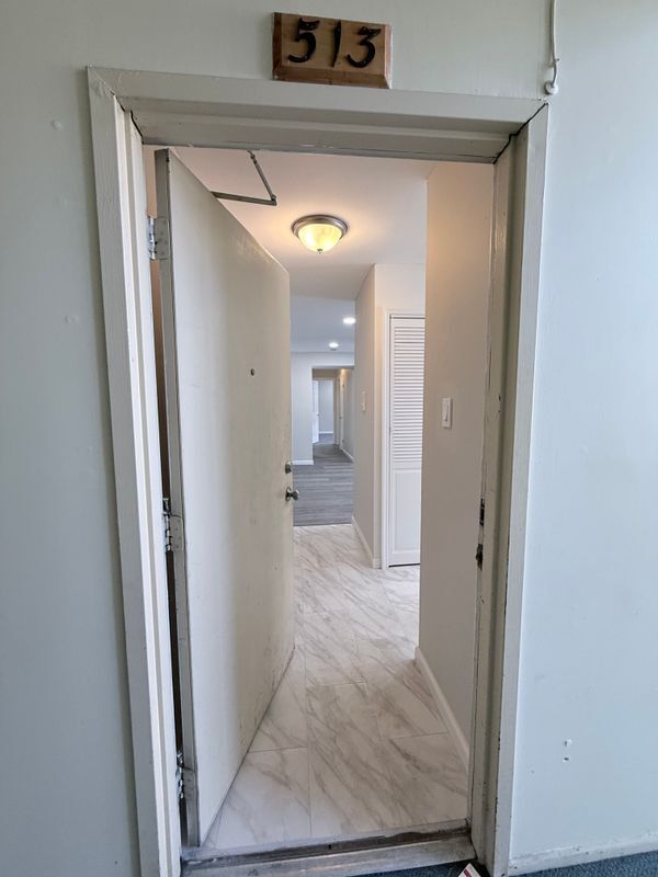 Building Photo - 513 Edison Glen Terrace