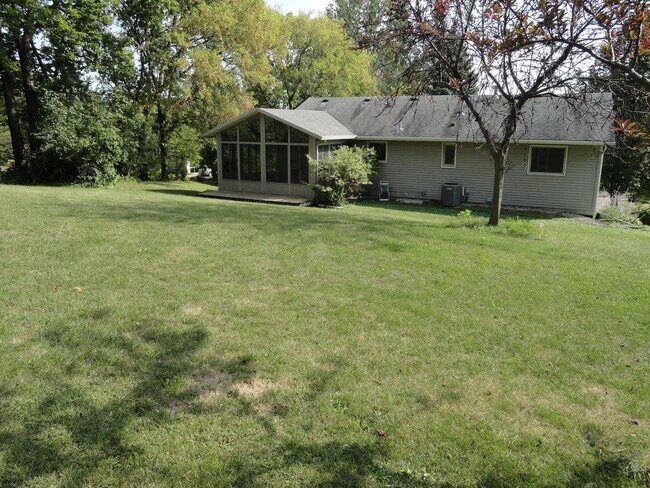 Foto del edificio - 503 24th Street SW