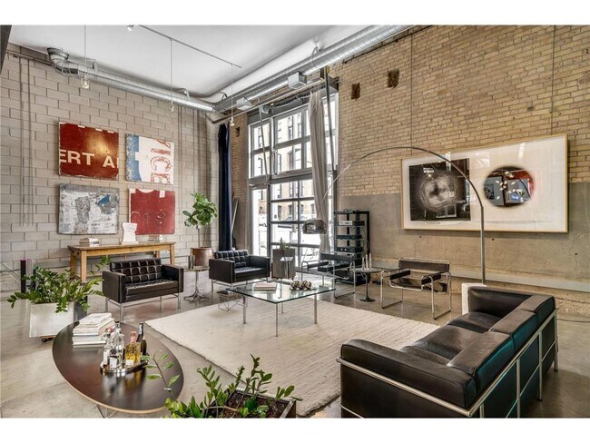 Building Photo - 801 N Washington Ave