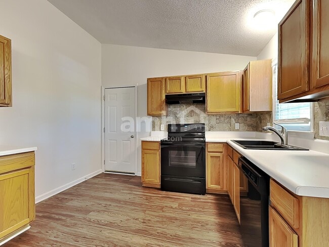 Building Photo - 933 Magnolia Ridge Way