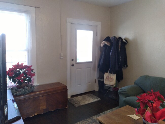 Foto del edificio - 2541 Grove St